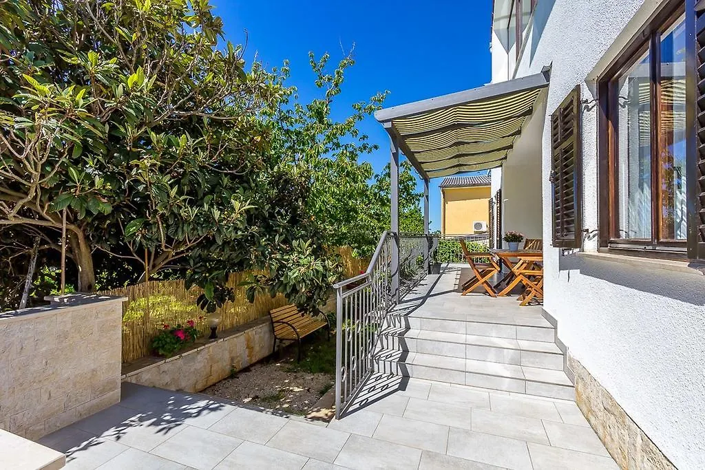 Apartment Viviana Pula