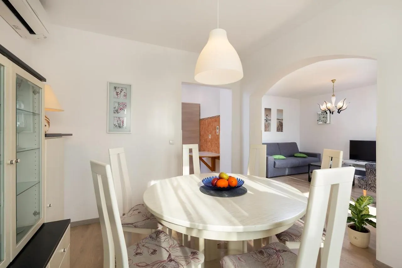 Apartment Viviana Pula 0*,  Croatia